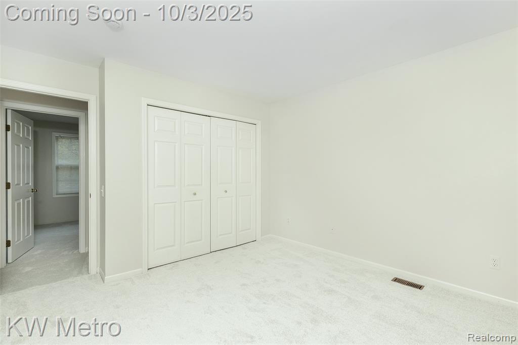 435 Thornridge Court, Rochester Hills, MI 48307 — Photo 33