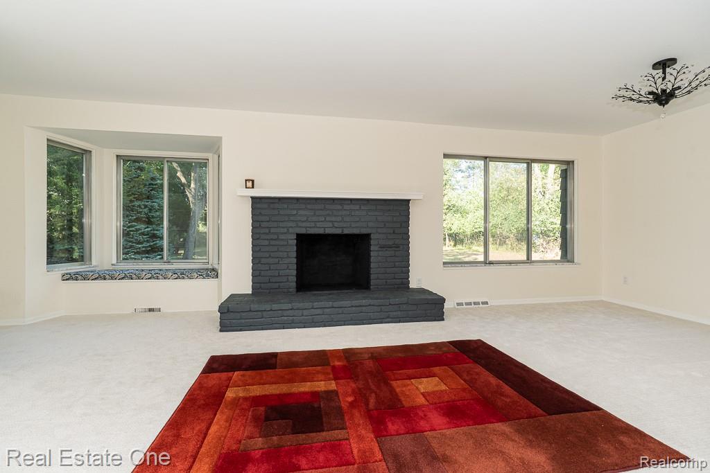 751 Troywood Drive, Troy, MI 48083 — Photo 16