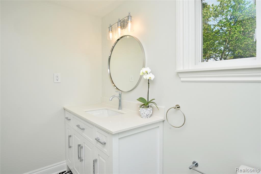 5547 Kingsmill Drive, Bloomfield Hills, MI — Photo 27
