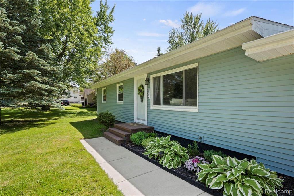 5116 WAKEFIELD Road, Grand Blanc, MI 48439 — Photo 4