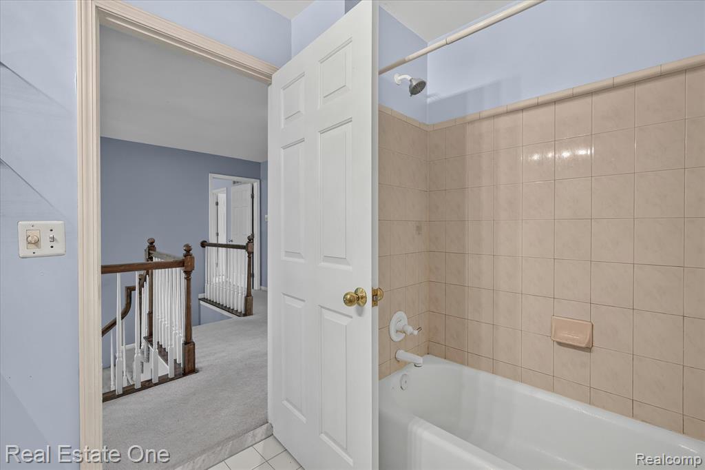 9610 Forest Ridge Drive, Clarkston, MI 48348 — Photo 43