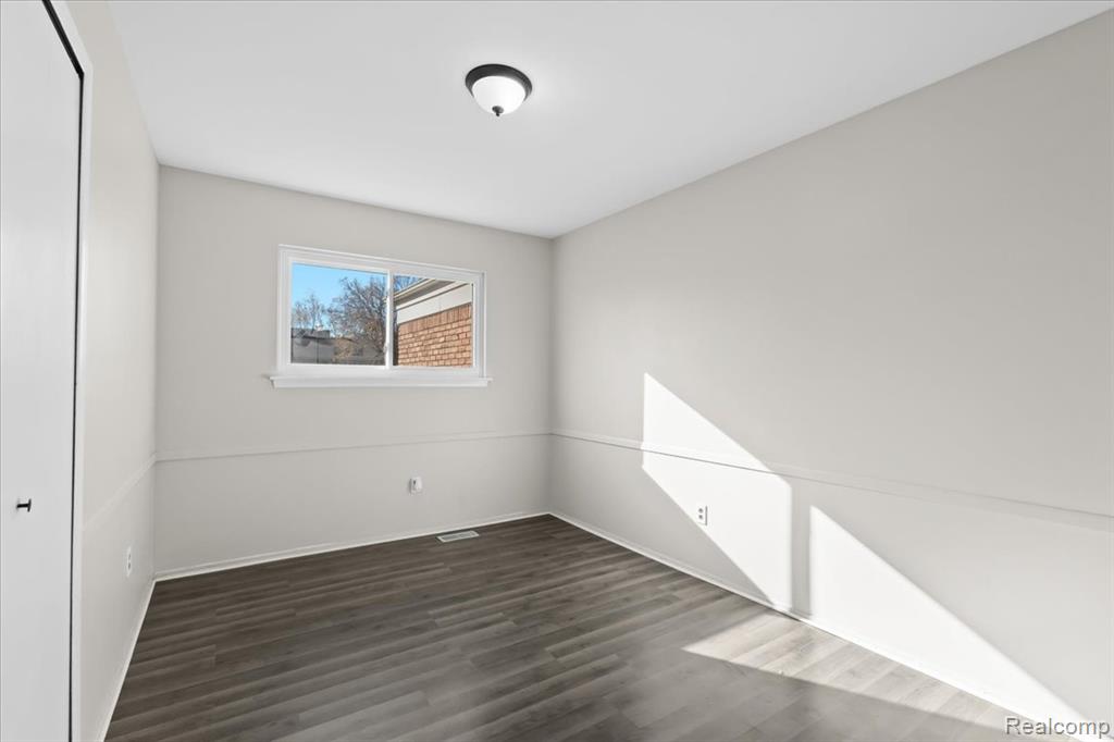 5650 Willow Creek Drive, Canton, MI 48187 — Photo 14