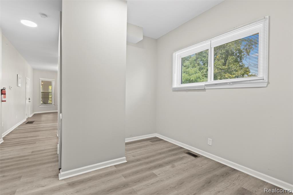 558 Marston Street, Detroit, MI 48202 — Photo 21