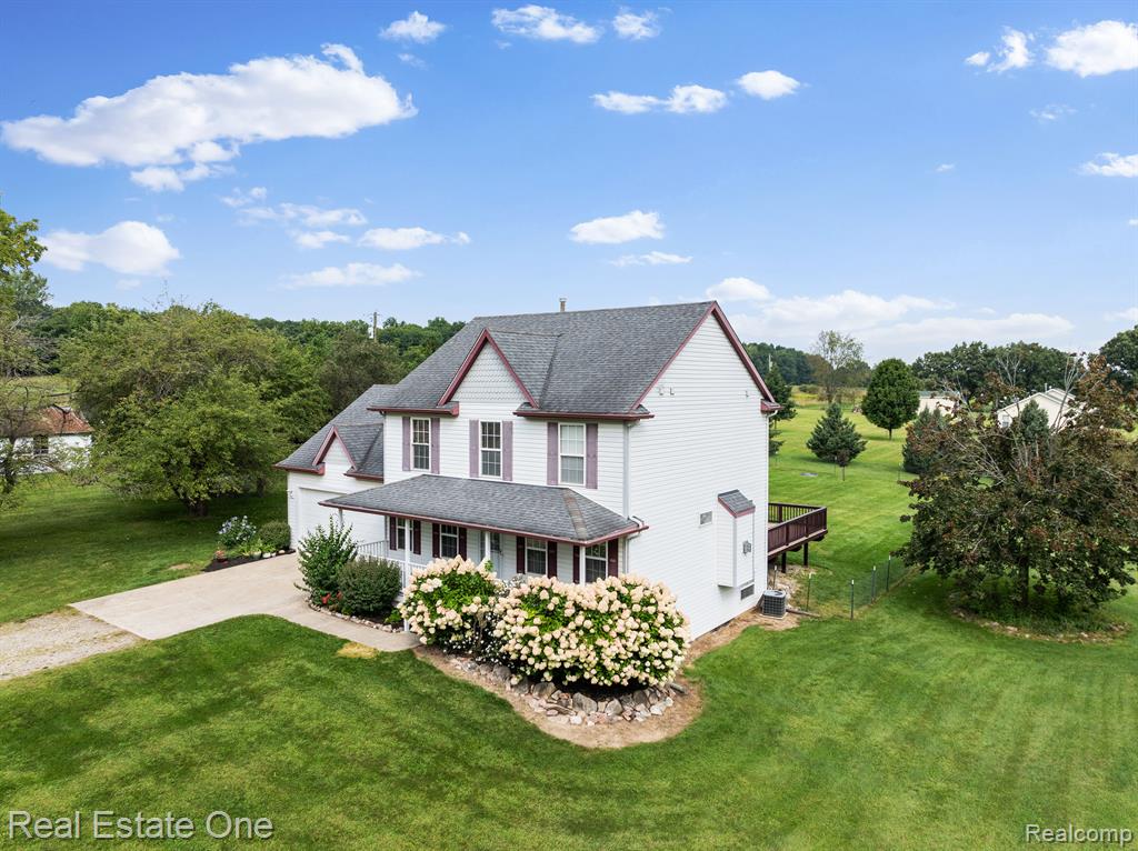 7796 LANGE Road, Fowlerville, MI 48836 — Photo 2