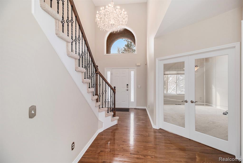 2298 Meadow Court, Leonard, MI 48367 — Photo 6
