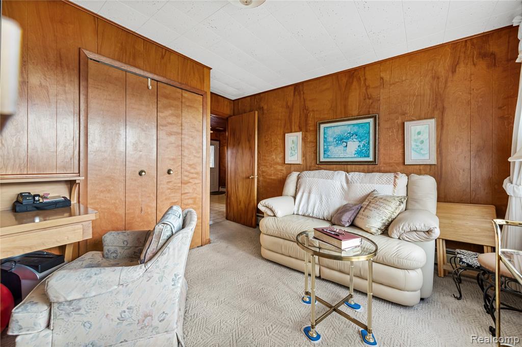 18676 Vreeland Road, Woodhaven, MI 48183 — Photo 14