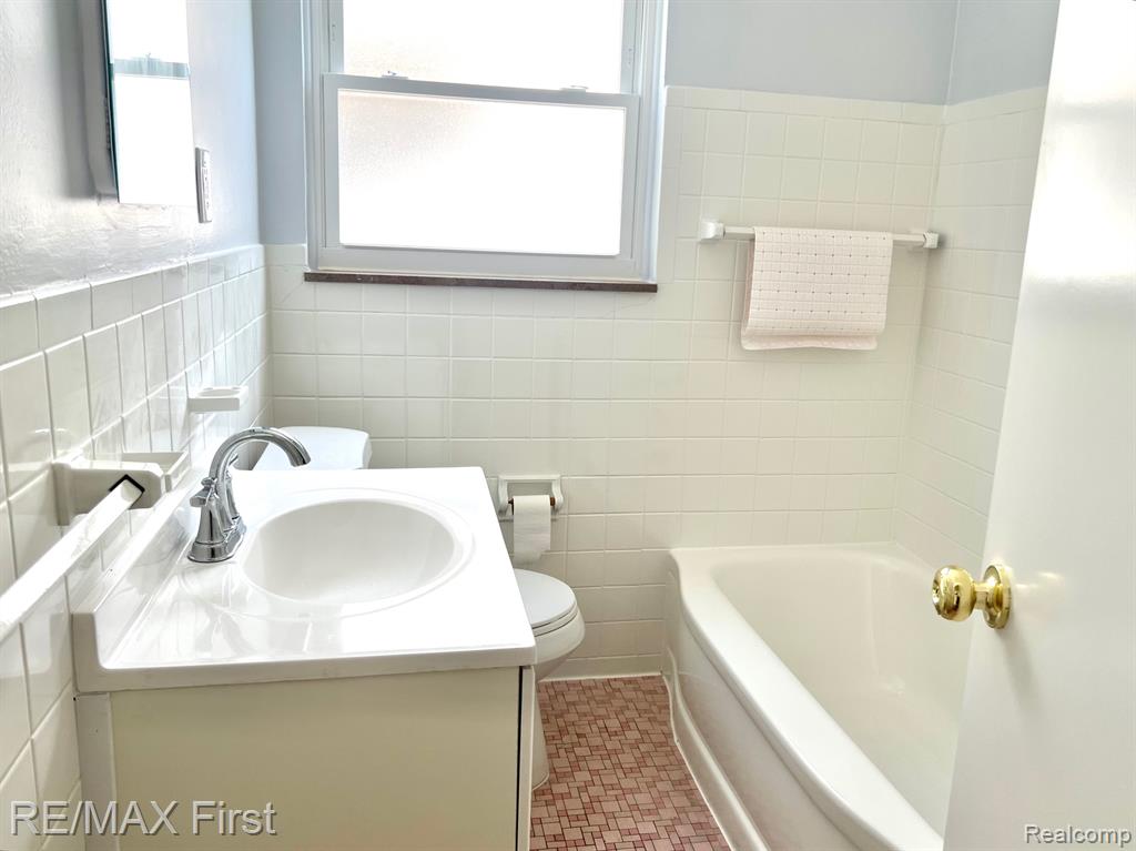 552 LAPRAIRIE Street, Ferndale, MI 48220 — Photo 10