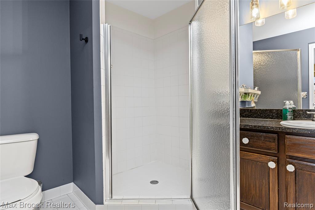 5817 Twin Oaks Drive, Sterling Heights, MI 48314 — Photo 26