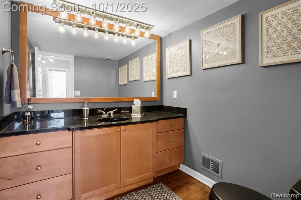 4154 Wabeek Lake Drive S, Bloomfield Hills, MI 48302 — Photo 19