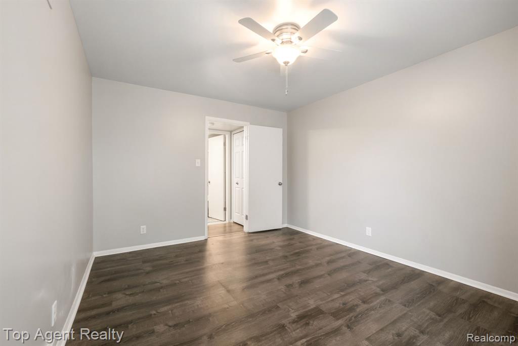 8657 Kennedy Circle, Warren, MI 48093 — Photo 14