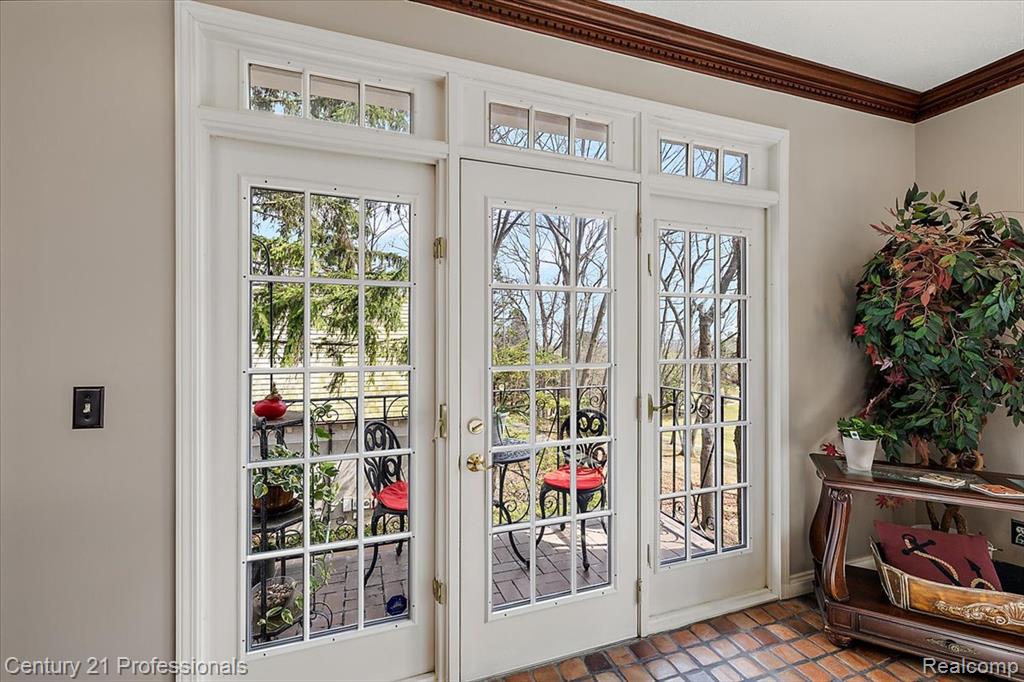 Balcony Off Great Room-Side