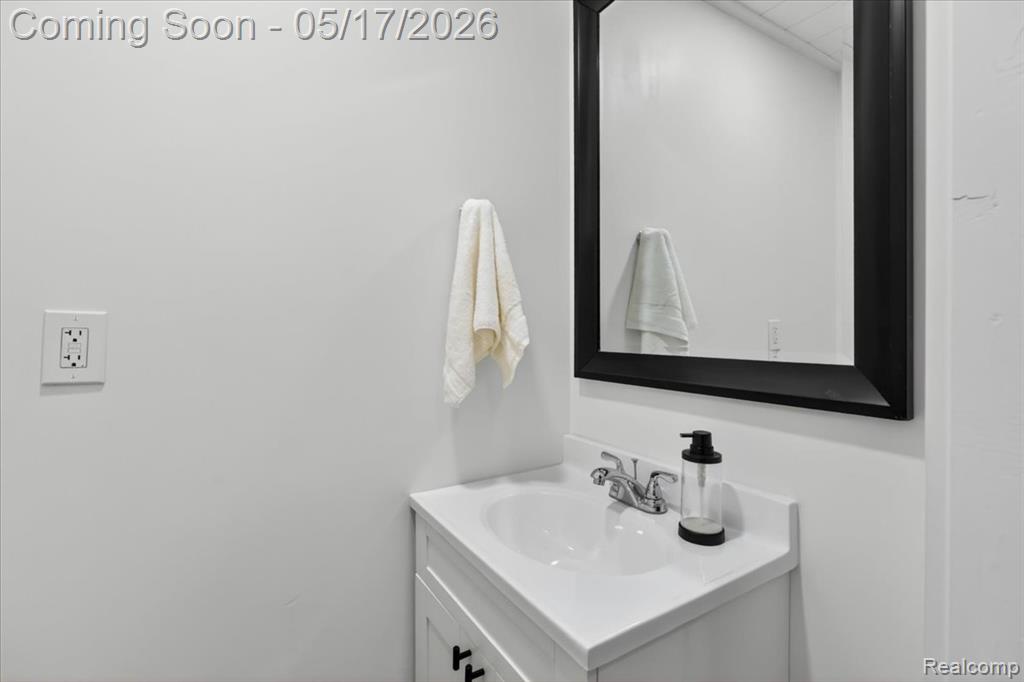 7044 Felix Drive, Clarkston, MI — Photo 30