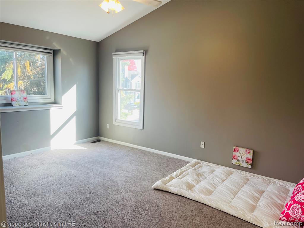 852 Linden Way, Auburn Hills, MI 48326 — Photo 28