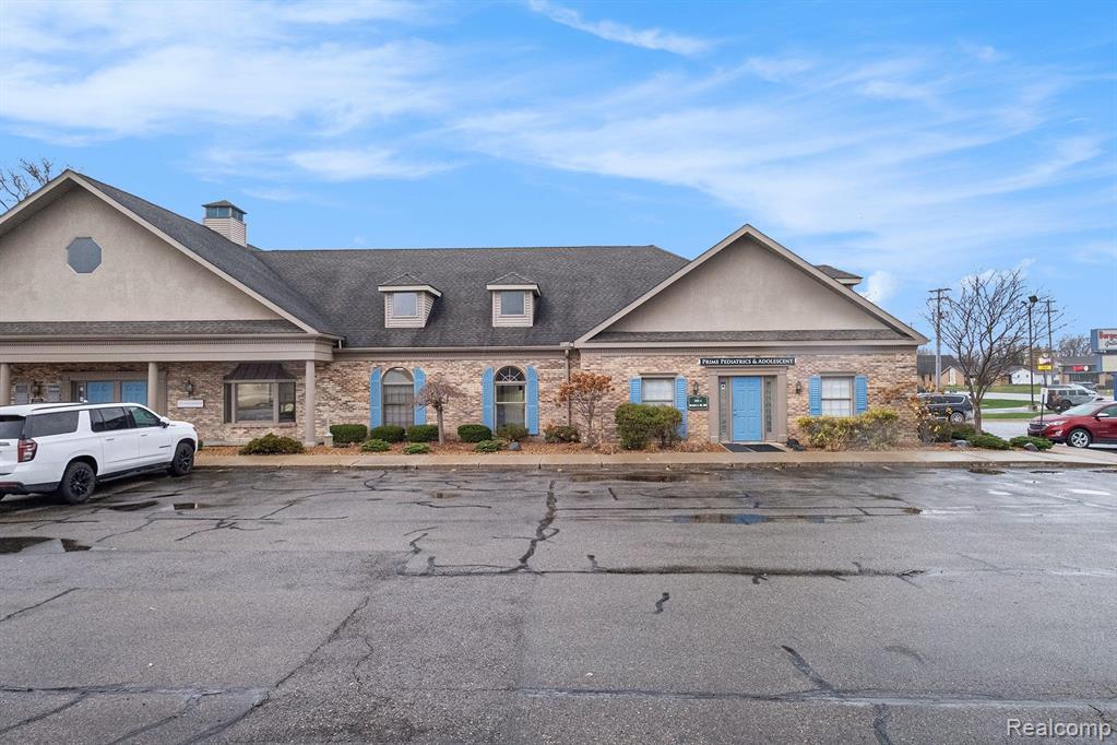 1063 W HILL Road, Flint, MI 48507 — Photo 2