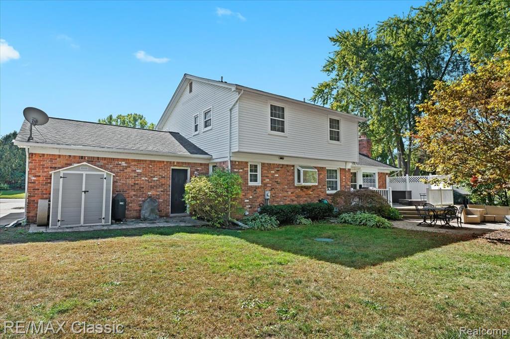 4815 Ravinewood Drive, Commerce Twp, MI 48382 — Photo 5