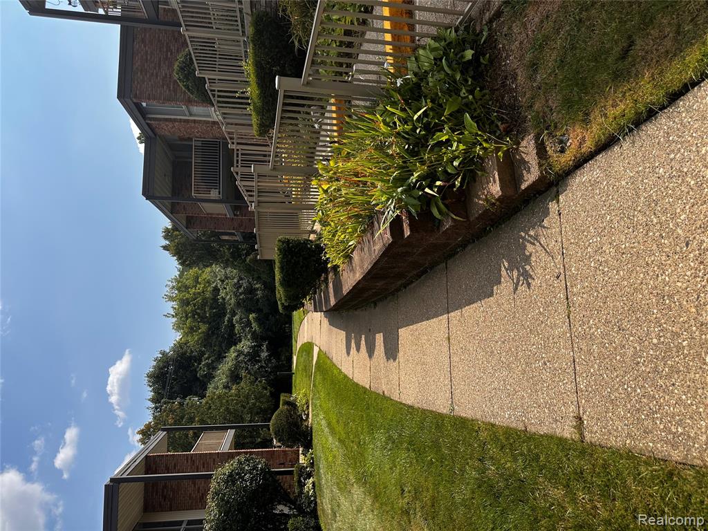 4041 Maple Road S, Bloomfield Hills, MI — Photo 3
