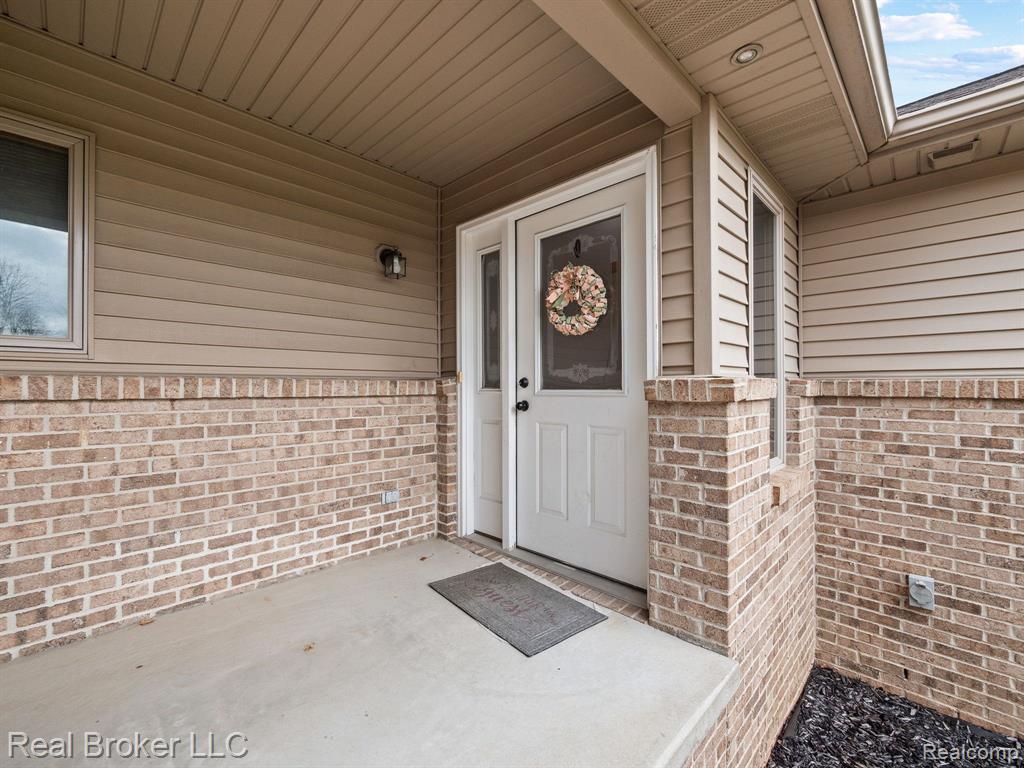 7265 Wood Pointe Drive, Almont, MI 48003 — Photo 4