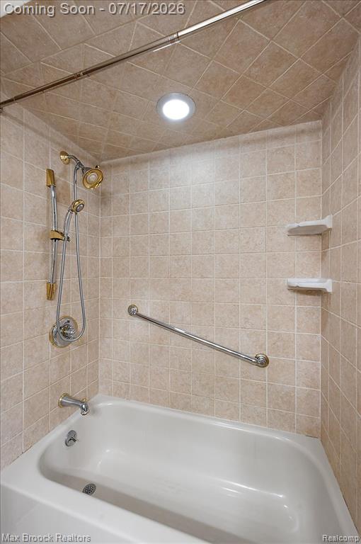 43909 Welland Drive, Clinton Twp, MI 48038 — Photo 21