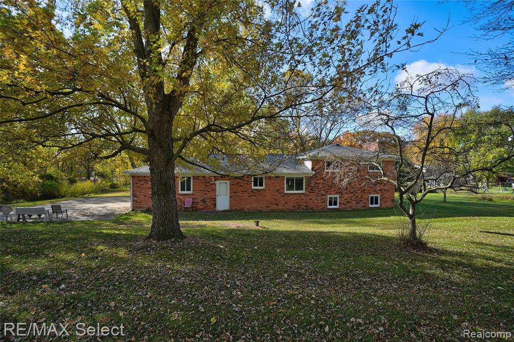 550 W Rose Center Road, Holly, MI 48442 — Photo 10