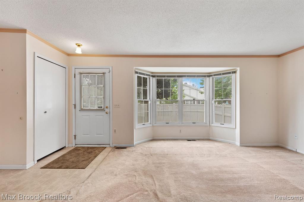 42255 OLD POND Circle, Plymouth, MI 48170 — Photo 2