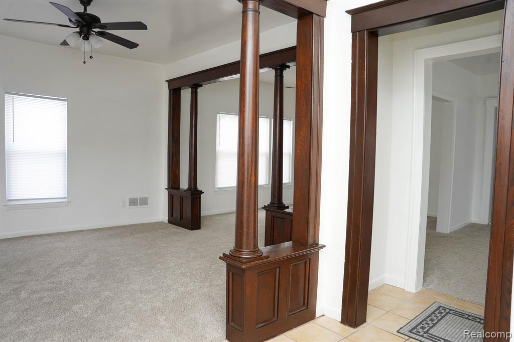 81 WILLARD Street, Pontiac, MI 48342 — Photo 7