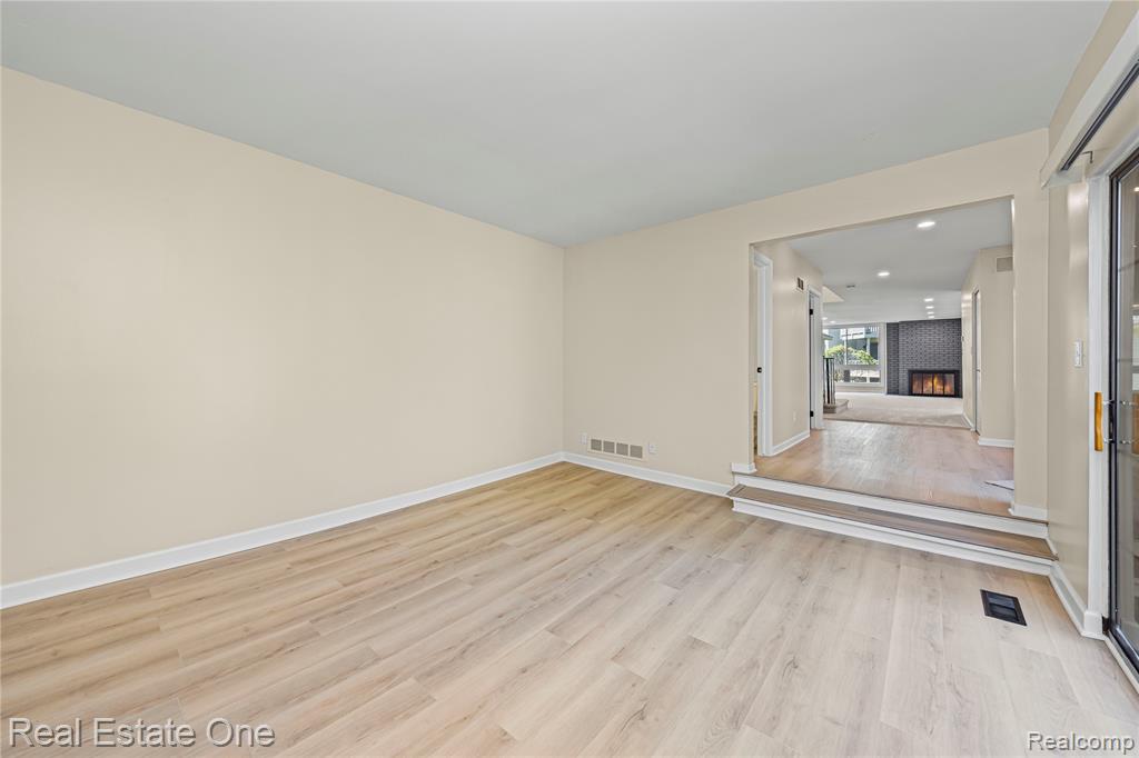 6027 Pebble Lane Court, West Bloomfield, MI — Photo 24