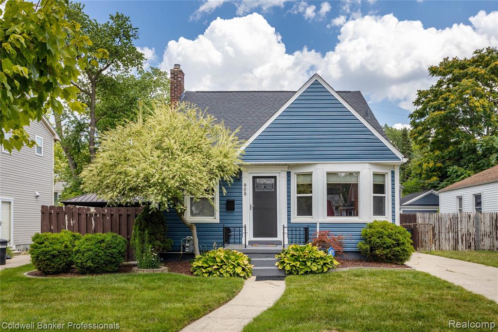 909 Hoffman Avenue, Royal Oak, MI 48067 — front exterior