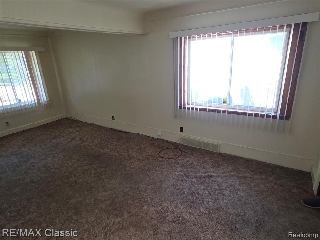 952 Lakeview Street, Waterford, MI 48328 — Photo 7