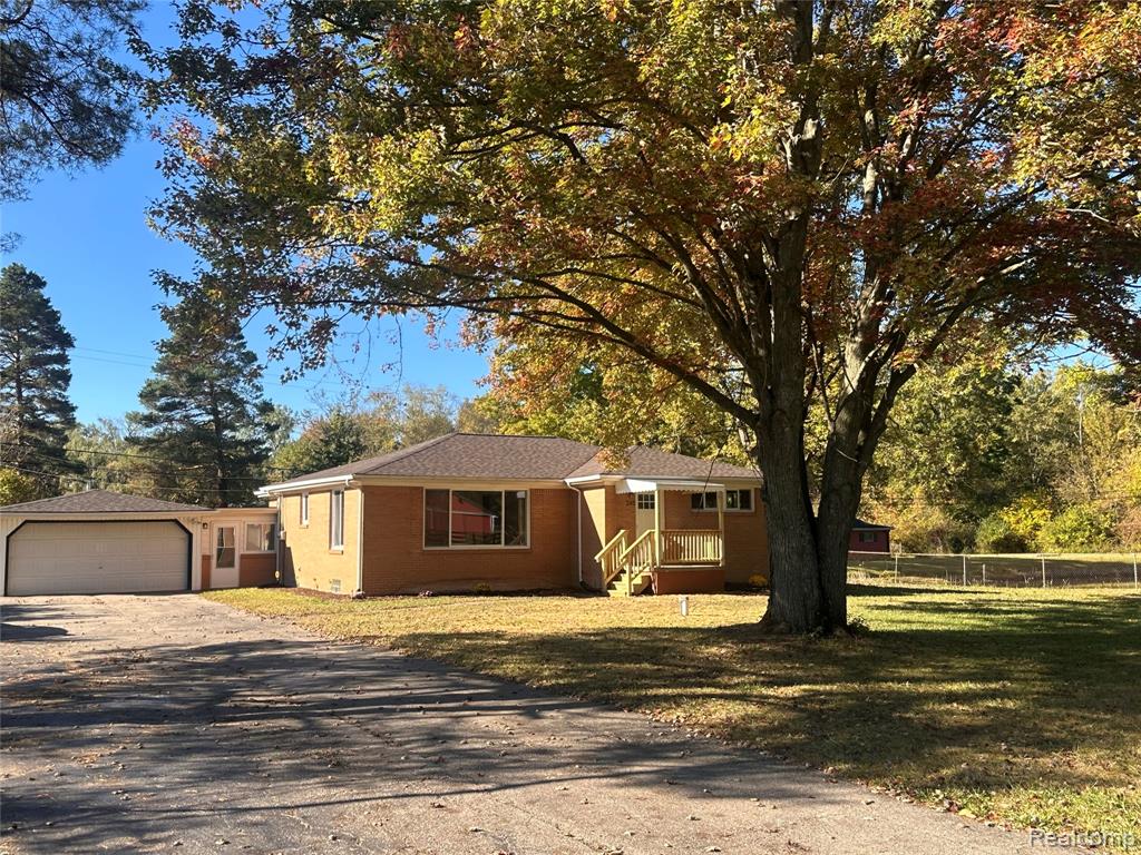 305 Angle Road, Lapeer, MI 48446 — front exterior