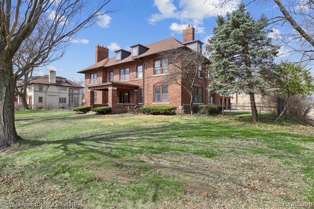 610 Chicago Boulevard, Detroit, MI 48202 — Photo 71