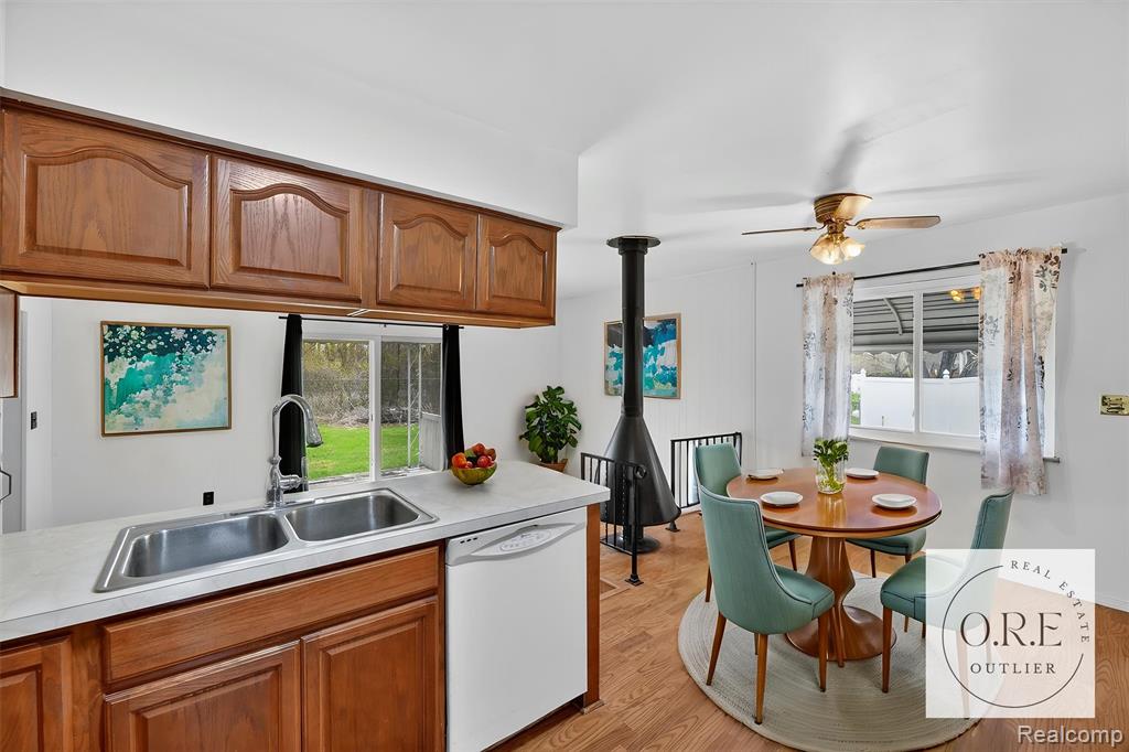 5300 Arnold Drive, Burton, MI 48509 — Photo 14