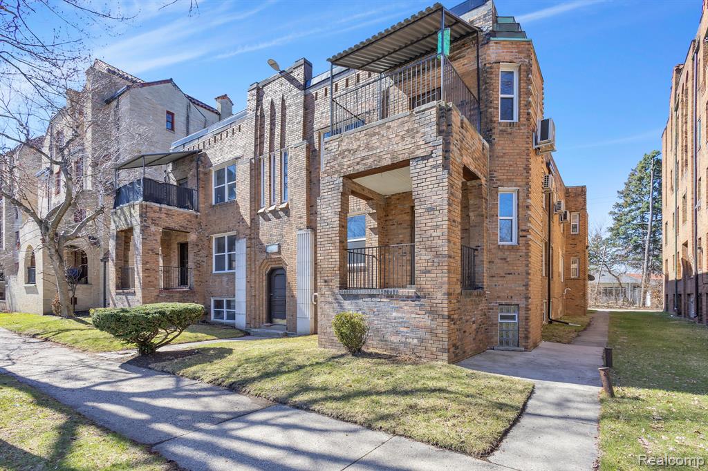 17701 Manderson Road, Highland Park, MI, 48203