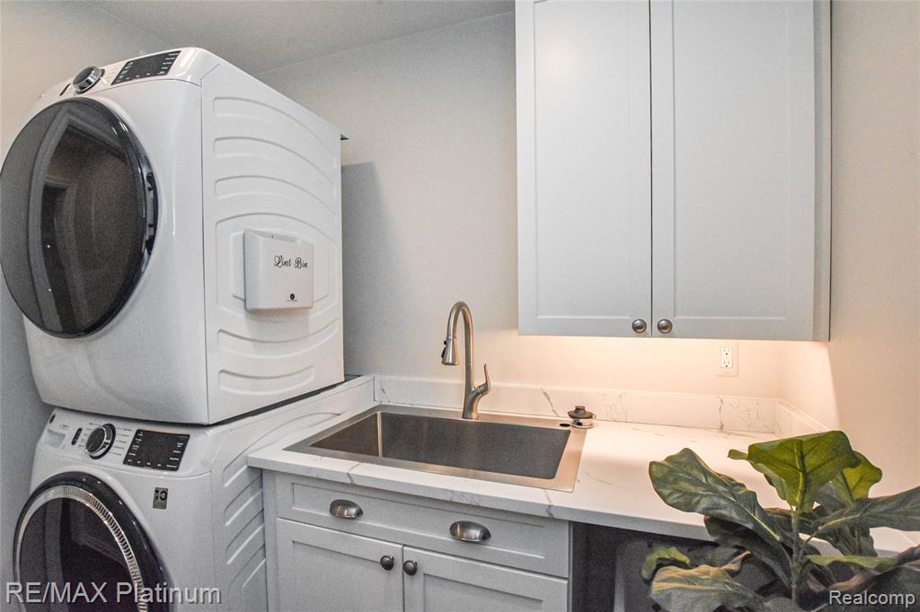 4215 Rolling Pines Court, Commerce Twp, MI 48382 — Photo 56