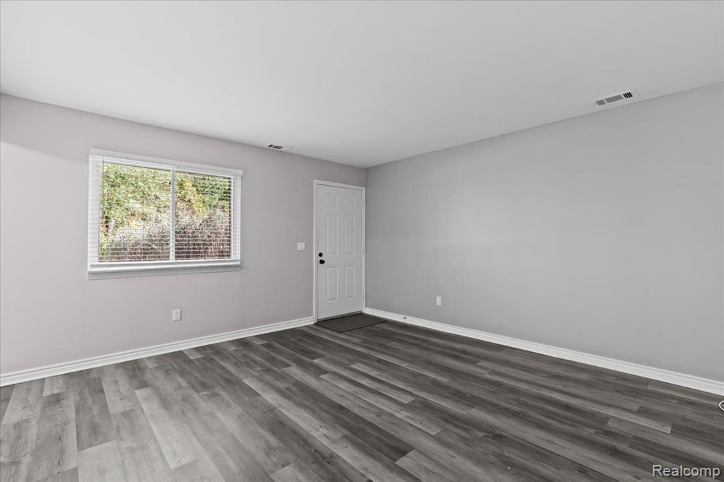 50014 S Jimmy Court, New Baltimore, MI 48047 — Photo 5