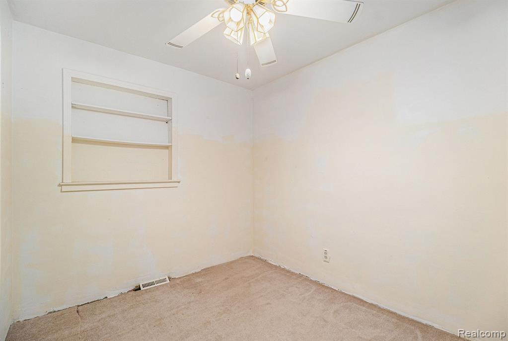 5865 ELDRIDGE Drive, Waterford, MI 48327 — Photo 10