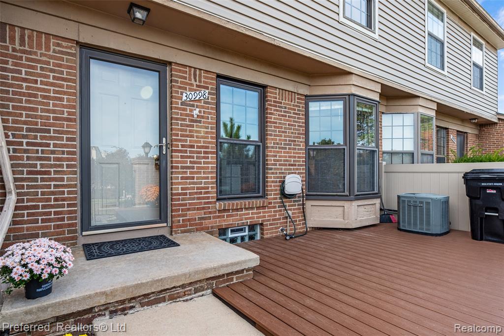 30998 W Country W, 187, Farmington Hills, MI 48331 — Photo 2