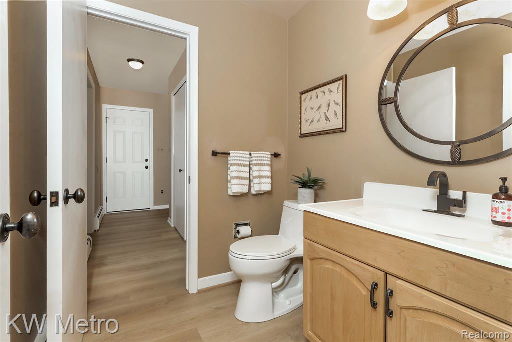 5897 Sutters Lane, Bloomfield Hills, MI 48301 — Photo 25