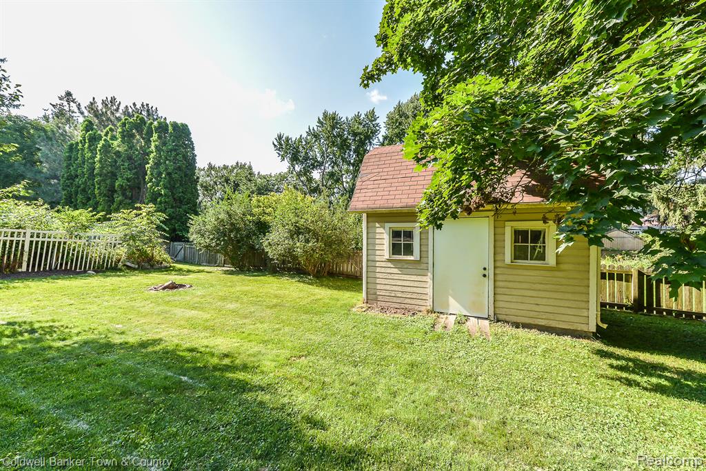 725 E GRAND RIVER Avenue, Fowlerville, MI 48836 — Photo 5