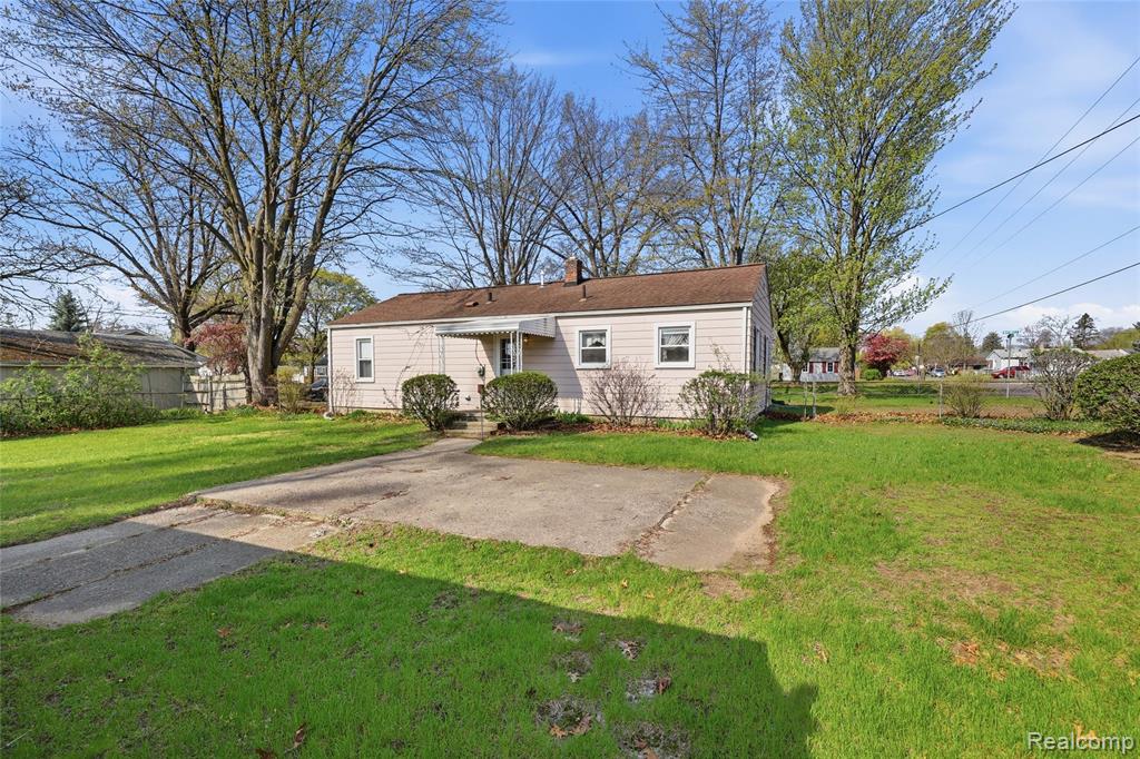 8964 Butwell Street, Livonia, MI 48150 — Photo 22