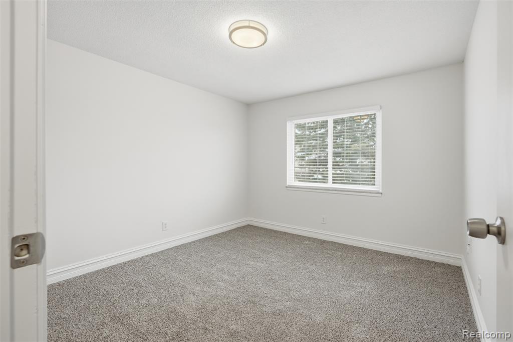 8188 24 Mile Road, Shelby Twp, MI 48316 — Photo 15
