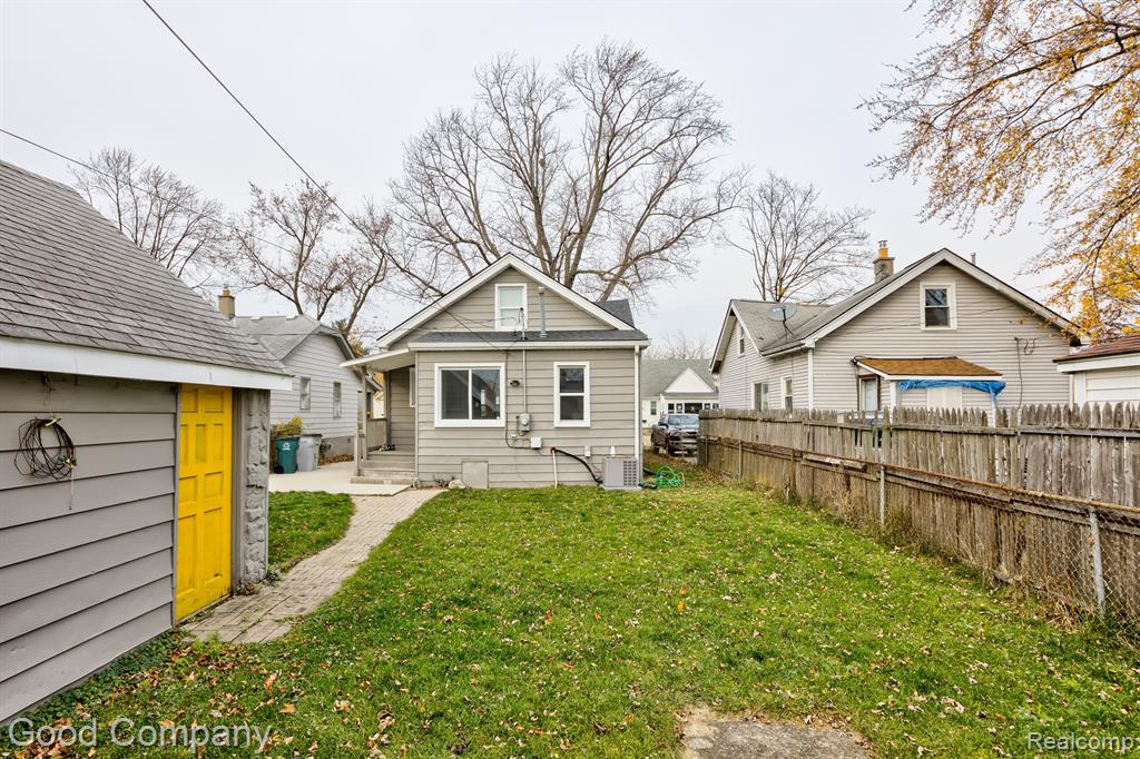 976 E COY Avenue, Hazel Park, MI 48030 — Photo 33