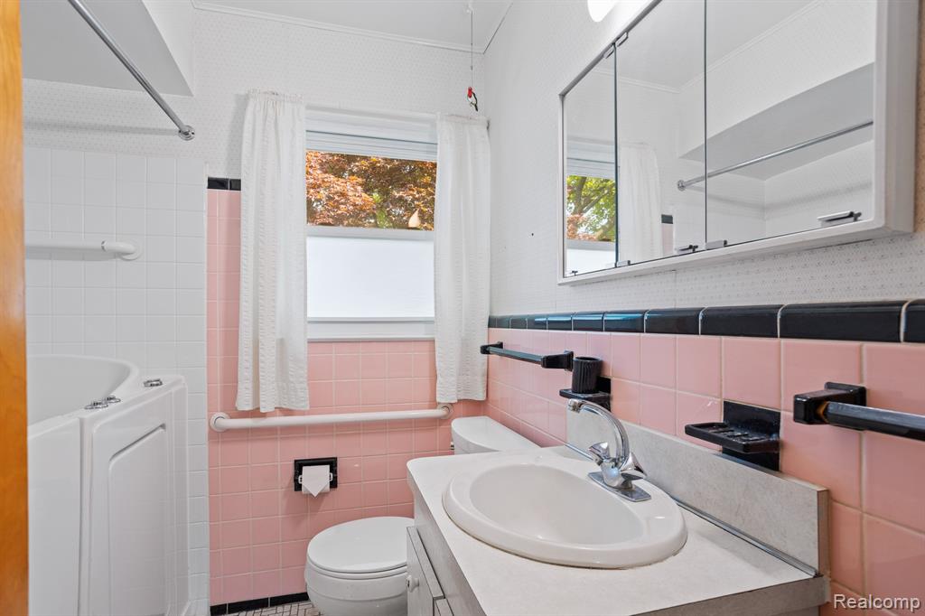504 E LA SALLE Avenue, Royal Oak, MI 48073 — Photo 16