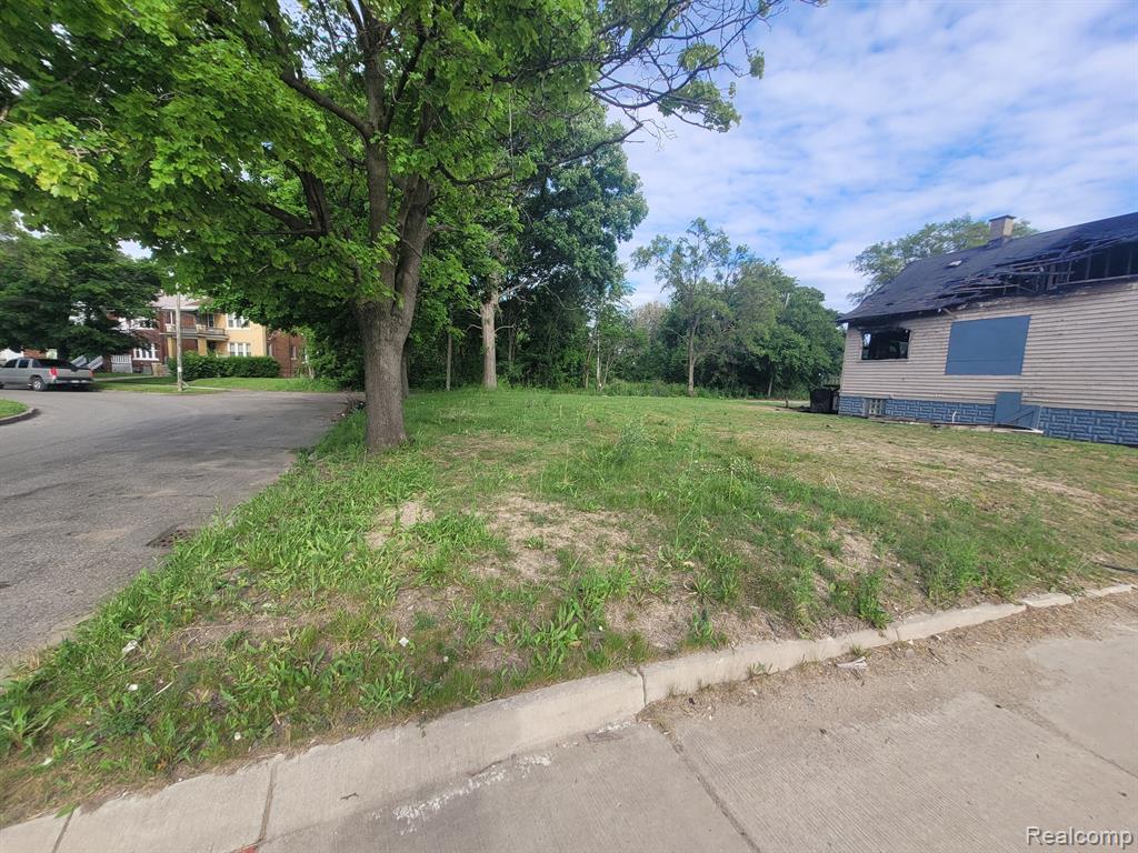 5585 RIDGEWOOD Street, Detroit, MI 48204 — Photo 6