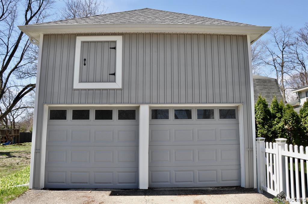 608 E MAPLE Street, Holly, MI 48442 — Photo 10