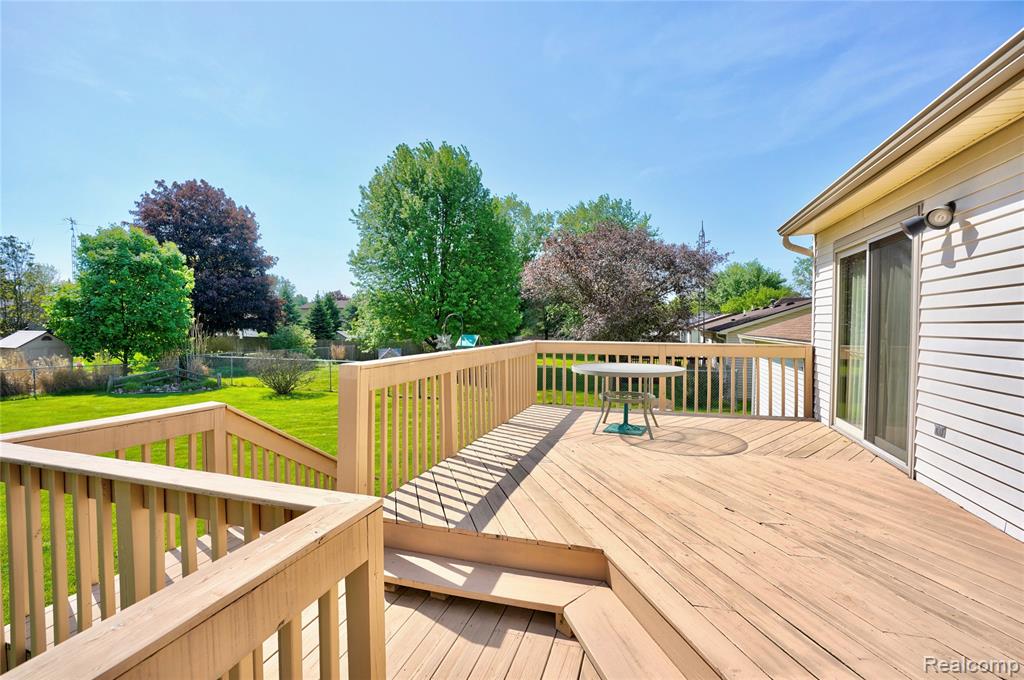 6059 Stockbridge Commons Trail, Grand Blanc, MI 48439 — Photo 41