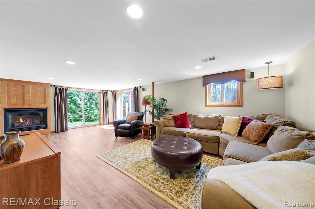 48941 W HILLCREST, Plymouth, MI 48170 — Photo 45
