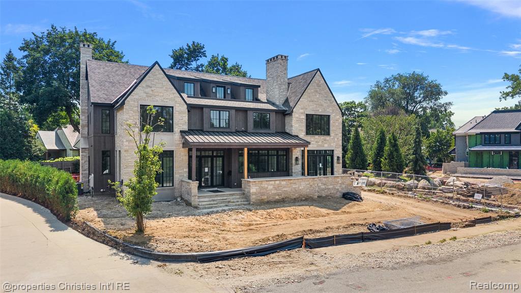 592 LAKESIDE DR, Birmingham, MI 48009 — Photo 3