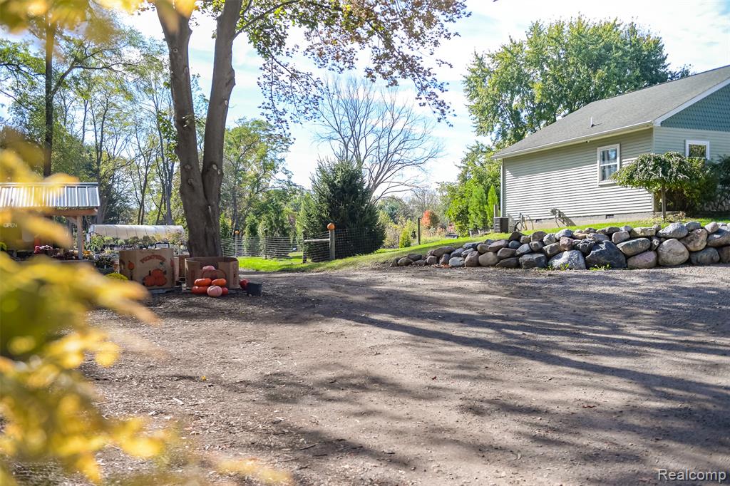 2076 Seymour Lake Road, Ortonville, MI 48462 — Photo 70