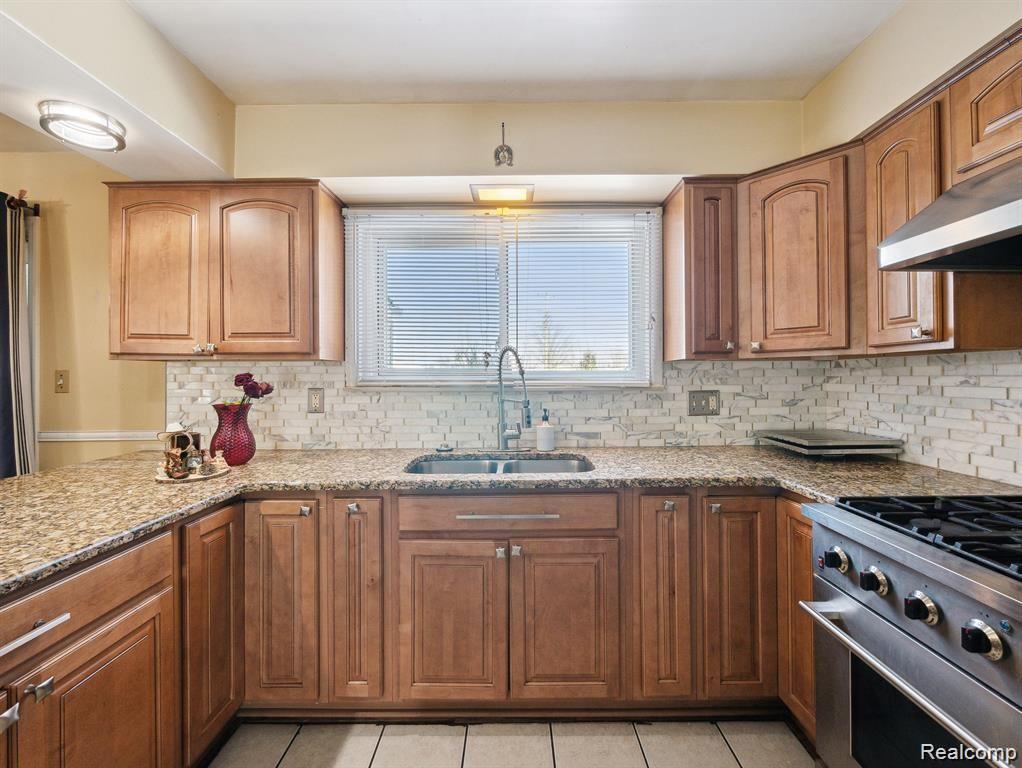 664 BUCKINGHAM Avenue, Lincoln Park, MI 48146 — Photo 16