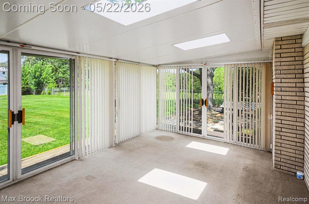 28829 Flanders Avenue, Warren, MI 48088 — Photo 16